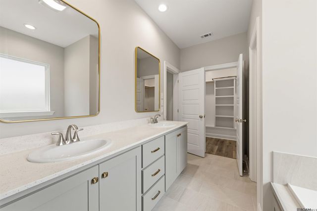 24258 Steller's Sea Drive, Denham Springs, LA 70726