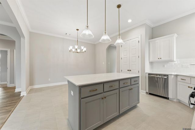 24258 Steller's Sea Drive, Denham Springs, LA 70726