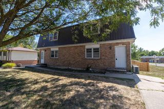 6108 E ST CHARLES RD, Columbia, MO 65202