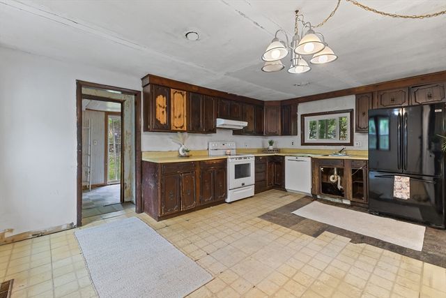 23 Birchwood Avenue, Sudbury, MA 01776