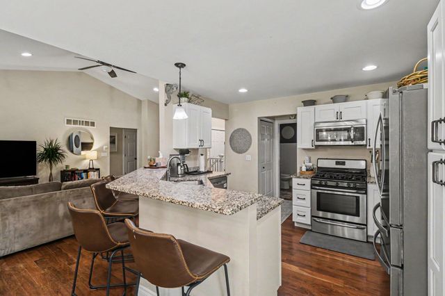 1298 Kendor Drive, Brighton, MI 48114