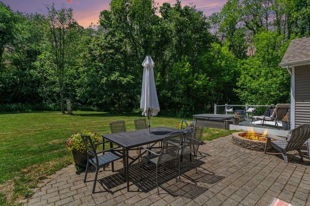 1298 Kendor Drive, Brighton, MI 48114