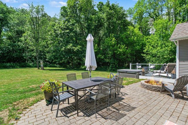1298 Kendor Drive, Brighton, MI 48114