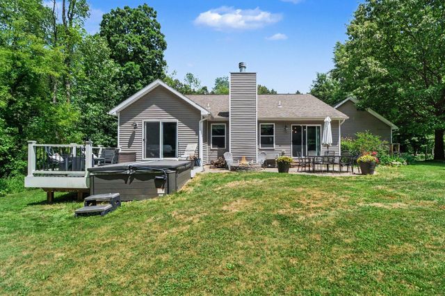 1298 Kendor Drive, Brighton, MI 48114