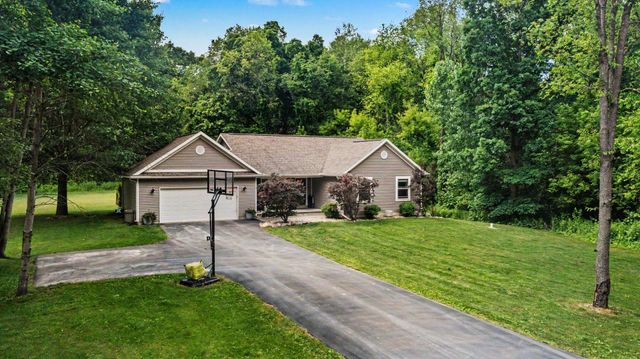 1298 Kendor Drive, Brighton, MI 48114