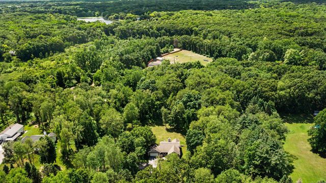 1298 Kendor Drive, Brighton, MI 48114