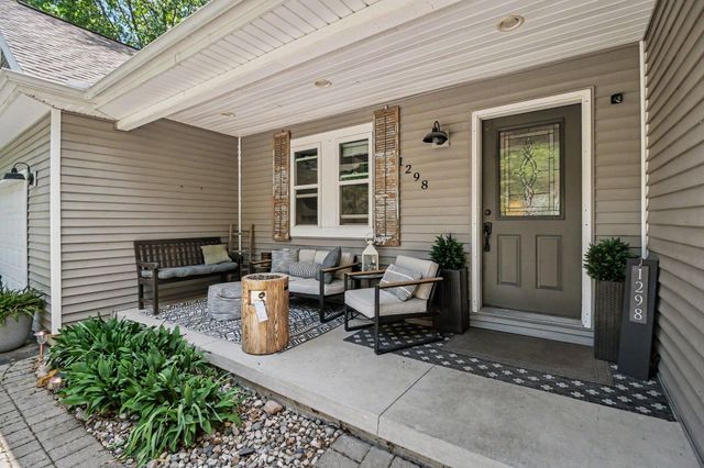 1298 Kendor Drive, Brighton, MI 48114