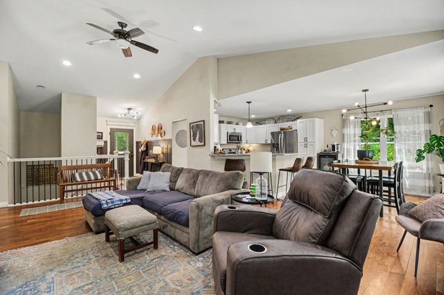 1298 Kendor Drive, Brighton, MI 48114