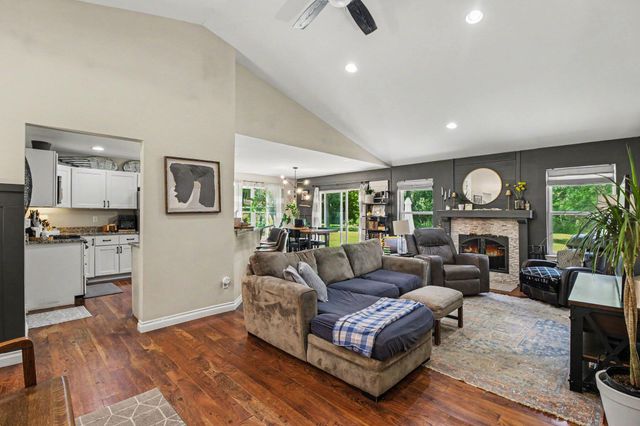 1298 Kendor Drive, Brighton, MI 48114