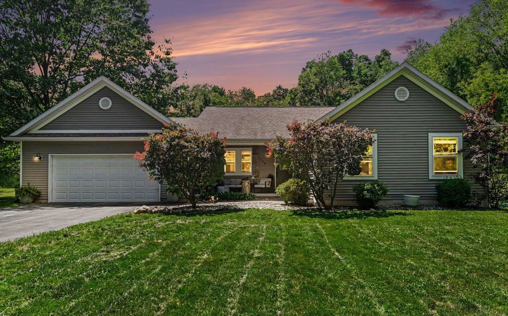 1298 Kendor Drive, Brighton, MI 48114
