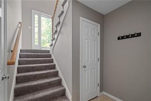 218 N 6th Terrace, Louisburg, KS 66053