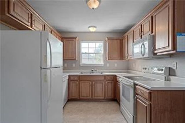 218 N 6th Terrace, Louisburg, KS 66053