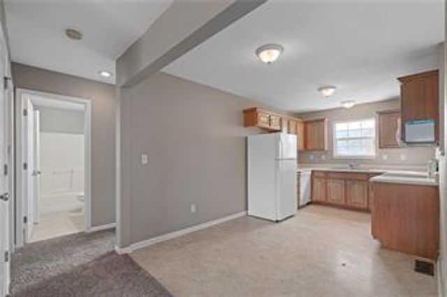 218 N 6th Terrace, Louisburg, KS 66053