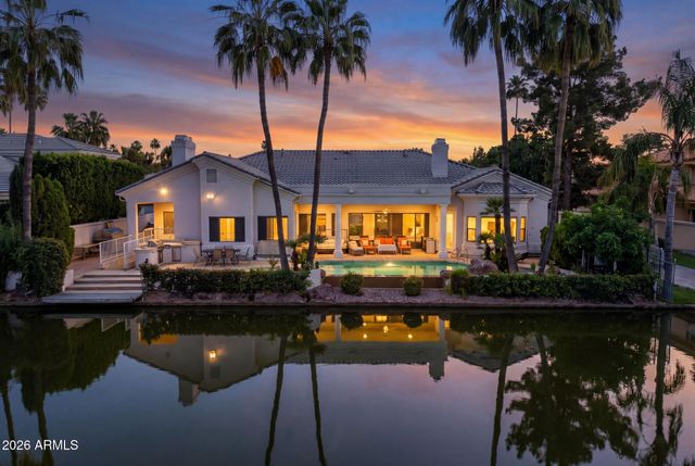 1318 E TREASURE COVE Drive, Gilbert, AZ 85234