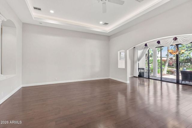 1318 E TREASURE COVE Drive, Gilbert, AZ 85234