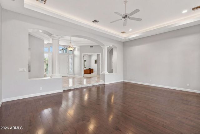 1318 E TREASURE COVE Drive, Gilbert, AZ 85234