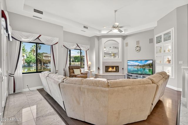 1318 E TREASURE COVE Drive, Gilbert, AZ 85234