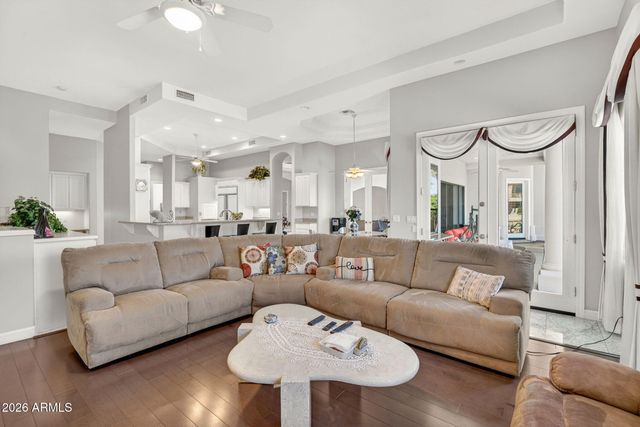 1318 E TREASURE COVE Drive, Gilbert, AZ 85234