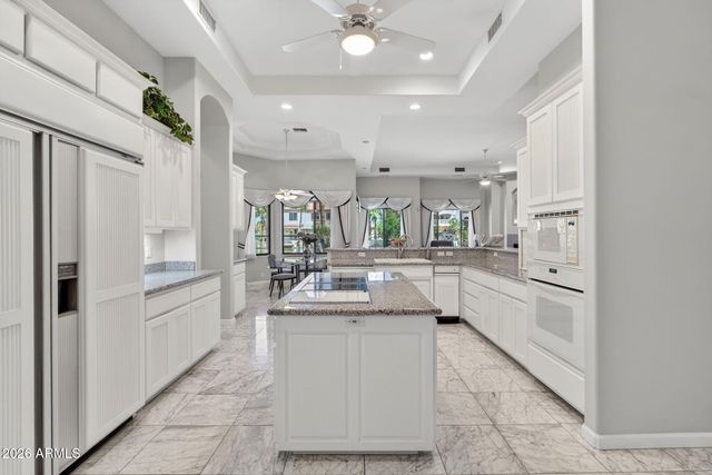 1318 E TREASURE COVE Drive, Gilbert, AZ 85234