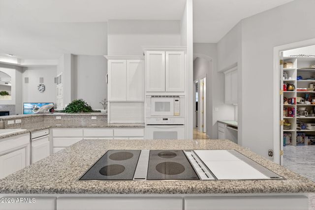 1318 E TREASURE COVE Drive, Gilbert, AZ 85234