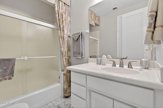 1318 E TREASURE COVE Drive, Gilbert, AZ 85234