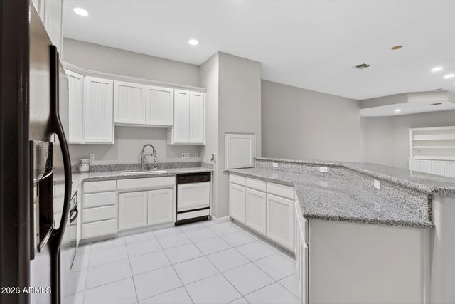 1318 E TREASURE COVE Drive, Gilbert, AZ 85234