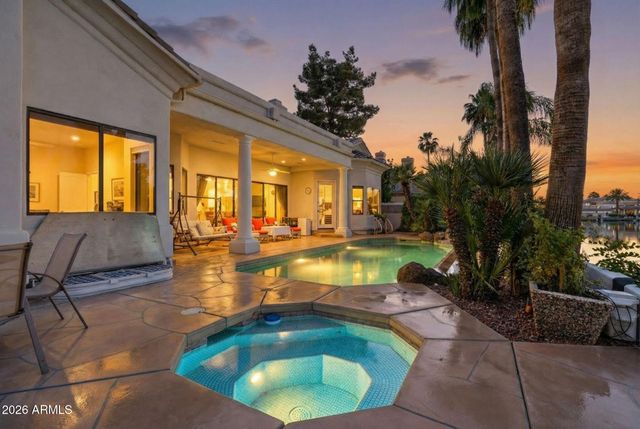 1318 E TREASURE COVE Drive, Gilbert, AZ 85234