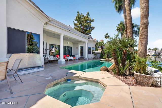 1318 E TREASURE COVE Drive, Gilbert, AZ 85234