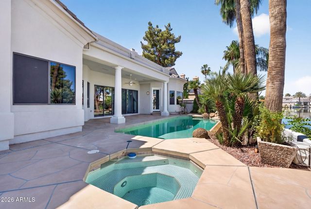 1318 E TREASURE COVE Drive, Gilbert, AZ 85234