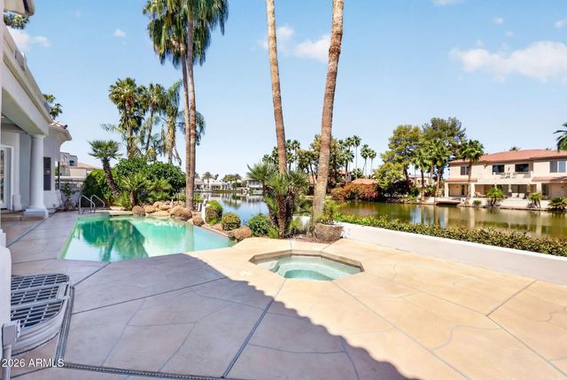 1318 E TREASURE COVE Drive, Gilbert, AZ 85234