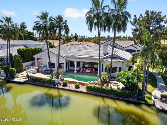 1318 E TREASURE COVE Drive, Gilbert, AZ 85234