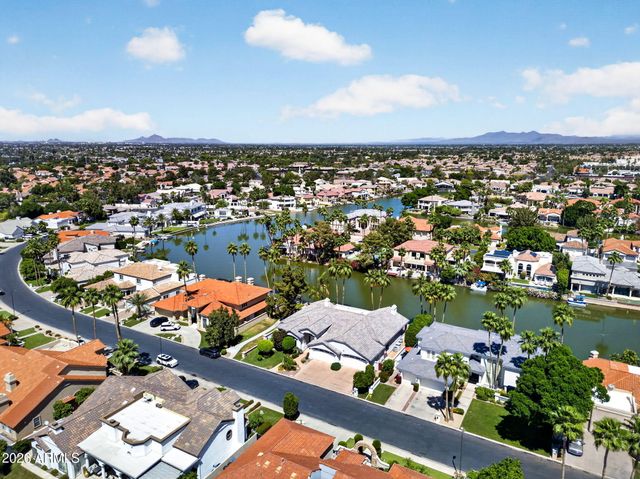 1318 E TREASURE COVE Drive, Gilbert, AZ 85234