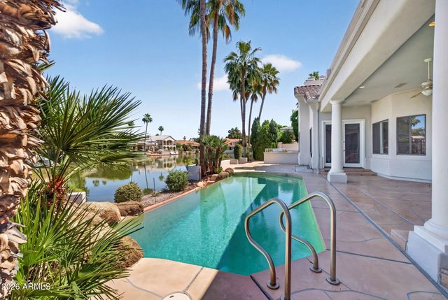 1318 E TREASURE COVE Drive, Gilbert, AZ 85234