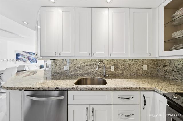 1950 S Ocean Dr PHN, Hallandale Beach, FL 33009