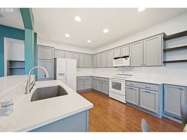 19437 Provisioner Ct, Oregon City, OR 97045