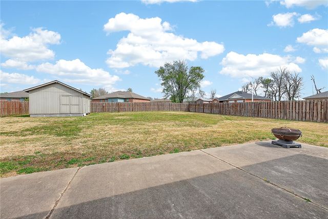 500 Eagle Drive, Gravette, AR 72736