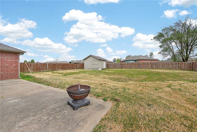 500 Eagle Drive, Gravette, AR 72736