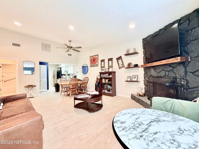 10420 BIG TREE Circle W, Jacksonville, FL 32257