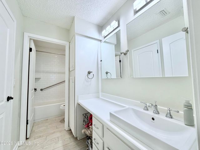 10420 BIG TREE Circle W, Jacksonville, FL 32257