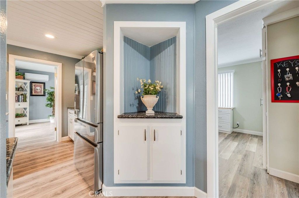 Image 12 of property listing at 5131 Gaviota, Long Beach, CA 90807