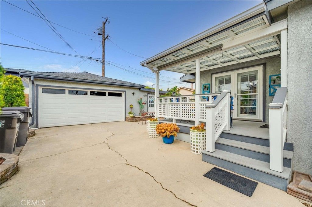 Image 21 of property listing at 5131 Gaviota, Long Beach, CA 90807