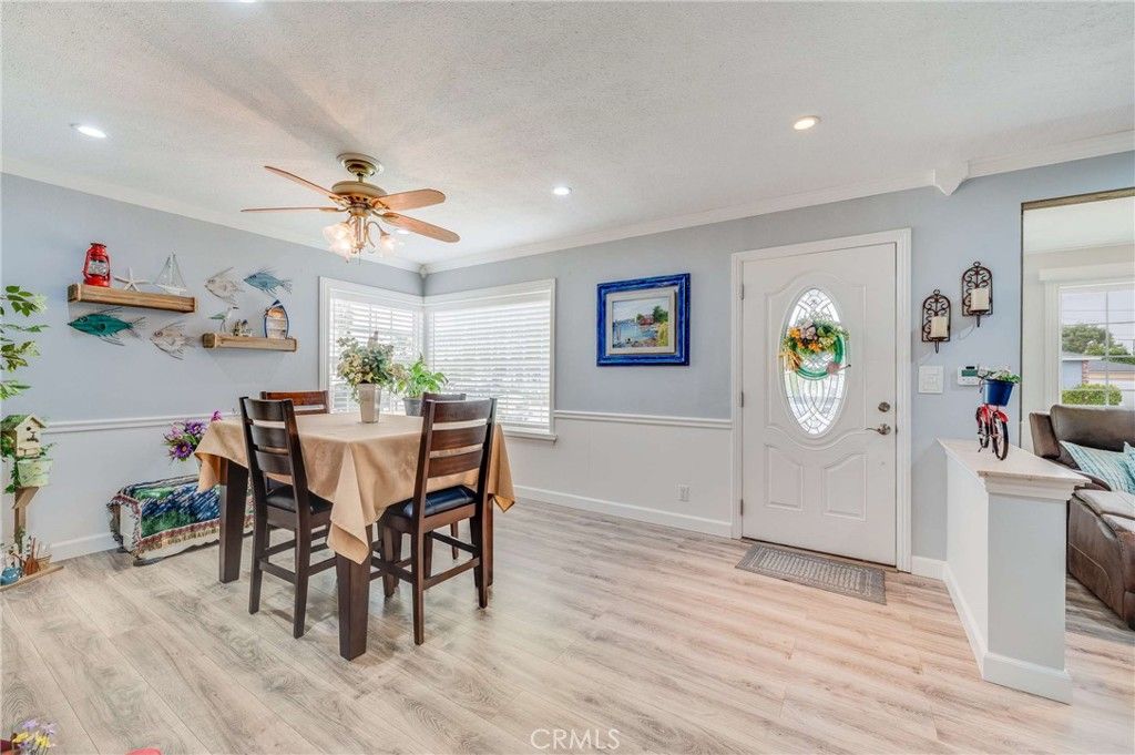 Image 5 of property listing at 5131 Gaviota, Long Beach, CA 90807