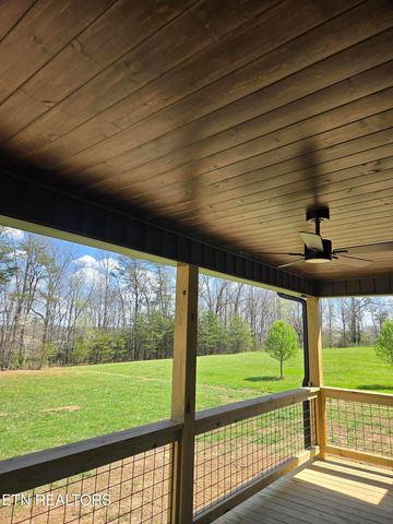 178 Ferry Bend Tr, Crossville, TN 38571