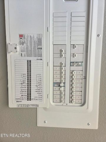 178 Ferry Bend Tr, Crossville, TN 38571