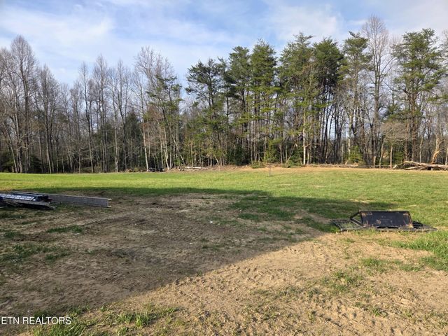 178 Ferry Bend Tr, Crossville, TN 38571