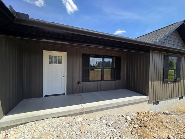 178 Ferry Bend Tr, Crossville, TN 38571