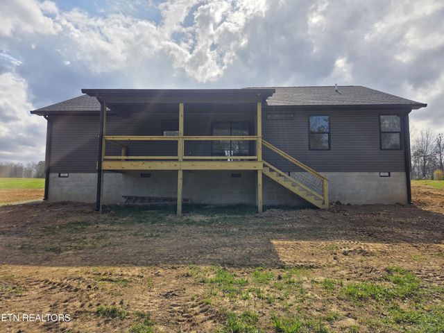 178 Ferry Bend Tr, Crossville, TN 38571