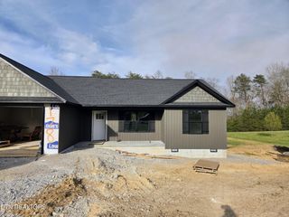 178 Ferry Bend Tr, Crossville, TN 38571