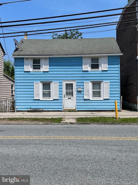 303 DAYTON ST, Phoenixville, PA 19460