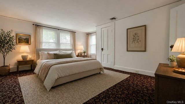 28 Tooker Avenue 2, Oyster Bay, NY 11771